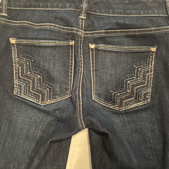 WHITE HOUSE BLACK MARKET Blanc Slim Crop Leg Jeans with Embellishments SZ 00 - Picture 5 of 12